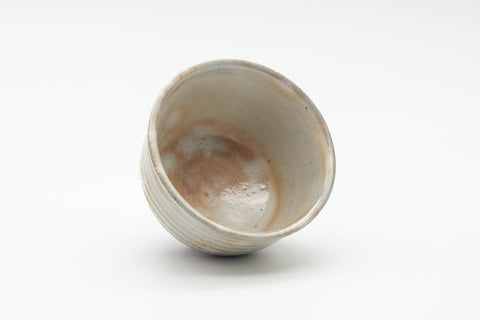Tezumi — Japanese Teacup - Grey Pink Gohonte Hagi-yaki Yunomi - 100ml — three-quarter view
