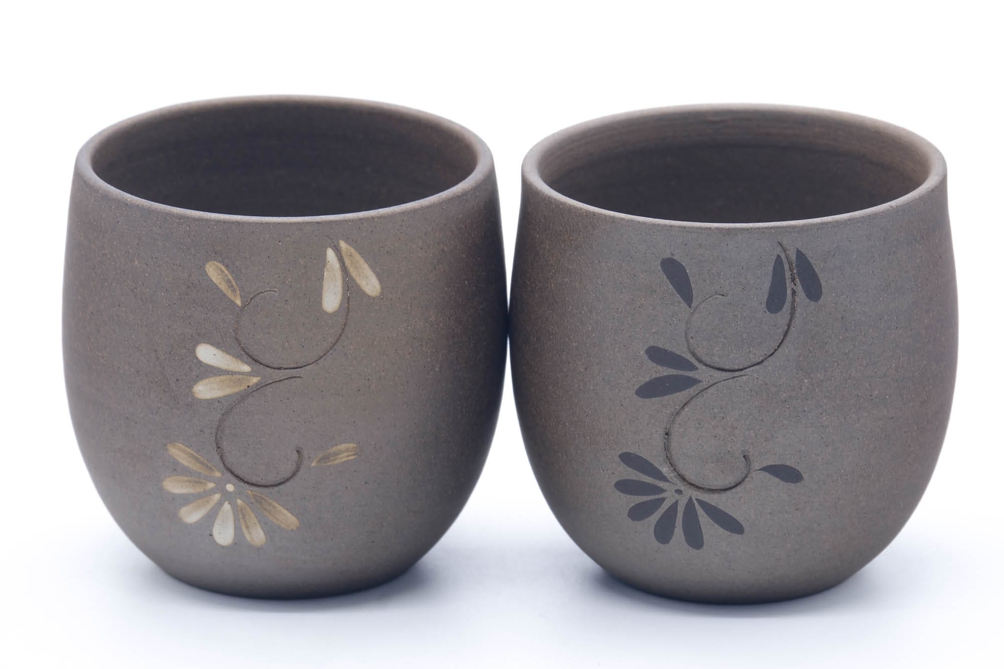 Japanese Teacups - 都築豊 Tsuzuki Yutaka - Pair of Beige Floral Yunomi - 130ml