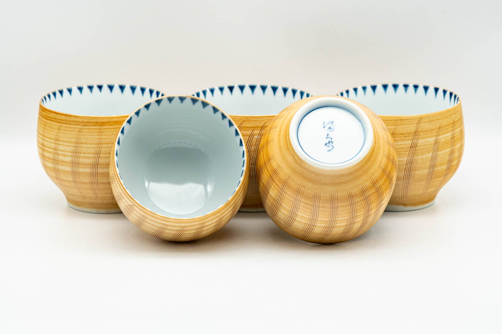 Japanese Tea Set - 有田焼 Arita-yaki Porcelain Debeso Kyusu Teapot with 5 Yunomi Teacups in Wooden Box