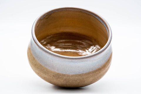 Tezumi — Japanese Kensui - Large Beige White Glazed Hagi-yaki Water Bowl - 700ml — three-quarter view