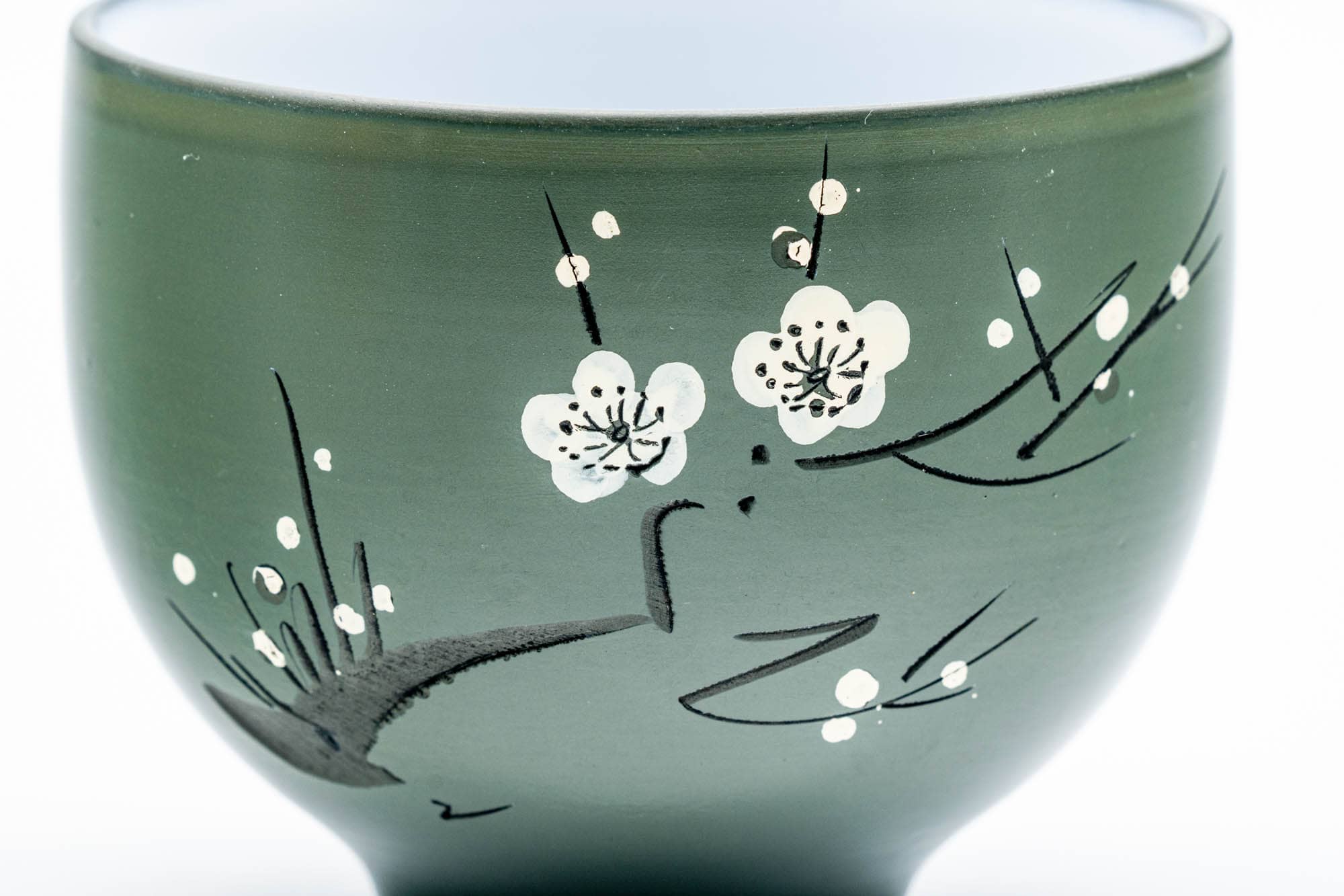 Japanese Teacup - Plum Blossom White Inner-Glazed Ryokudei Tokoname-yaki Yunomi - 140ml