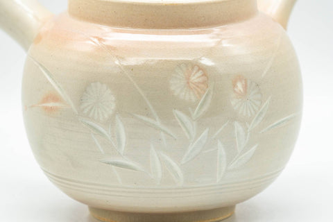 Japanese Kyusu - Beige Pink Chrysanthemum Hagi-yaki Do-ake Teapot - 400ml