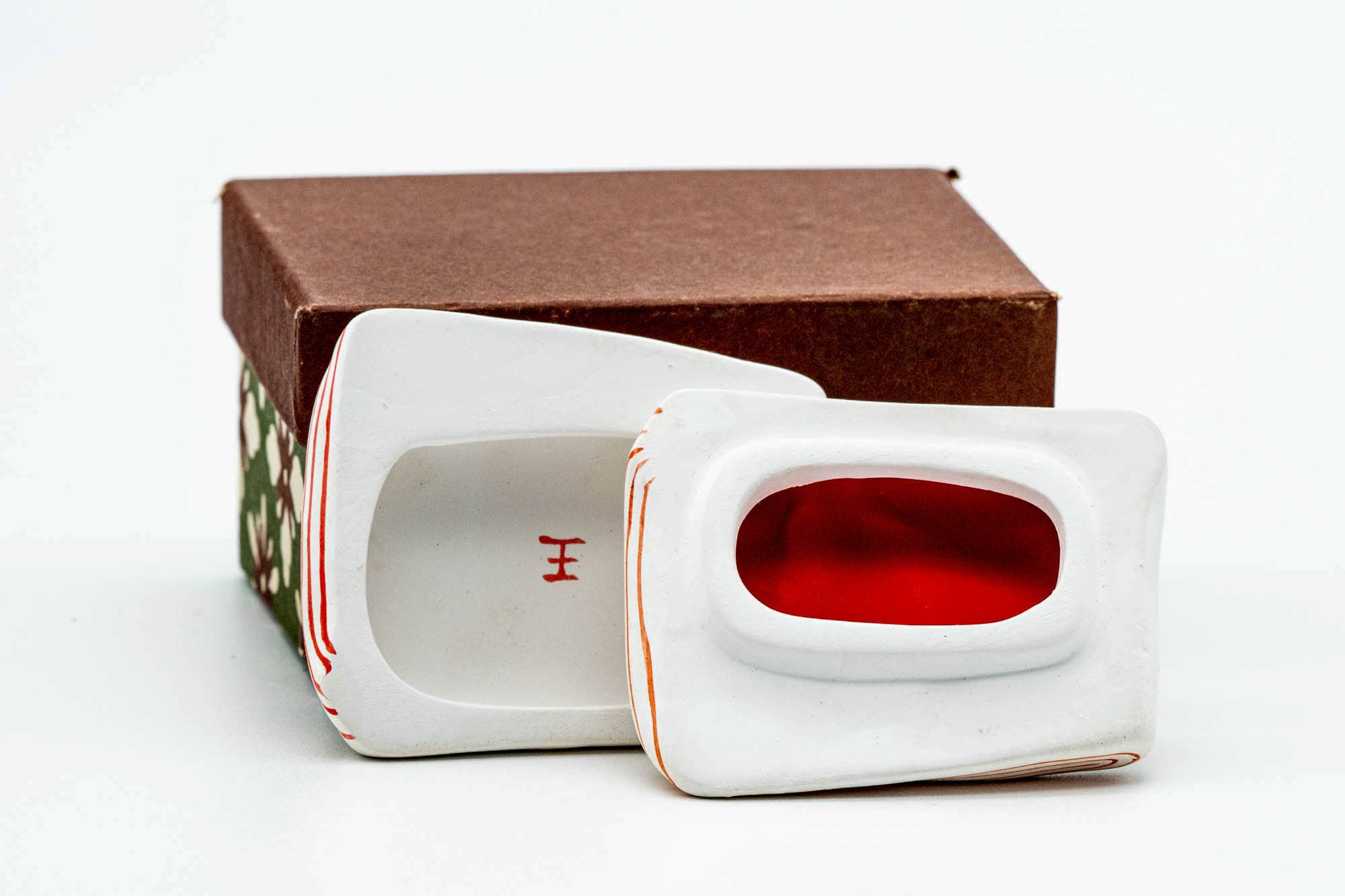 Japanese Kogo - White Kami Kamashiki-shaped Ceramic Incense Container