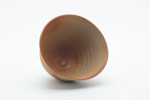 Tezumi — Japanese Teacup - Beige Orange Rice Straw Hidasuki Bizen-yaki Yunomi - 100ml — three-quarter view