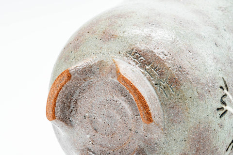 Japanese Matcha Bowl - Standing Crane Grey Pink Gohonte Glazed Winter Chawan with Tomobako Wooden Box - 450ml - close-up of the base and footring