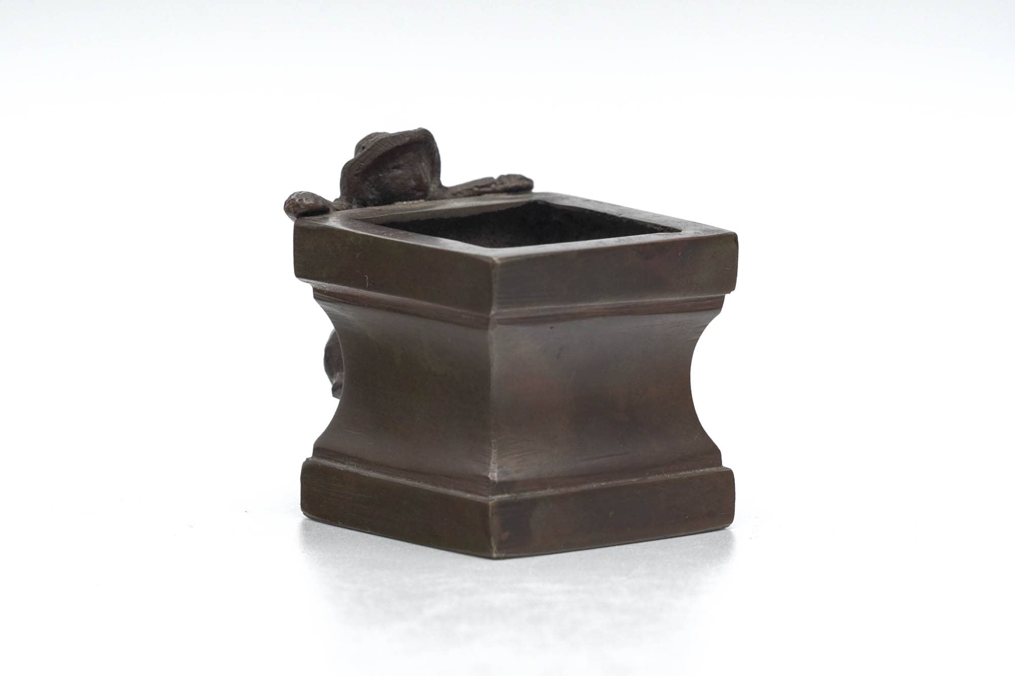 Japanese Futaoki - Bronze Ikkanjin Lid Rest