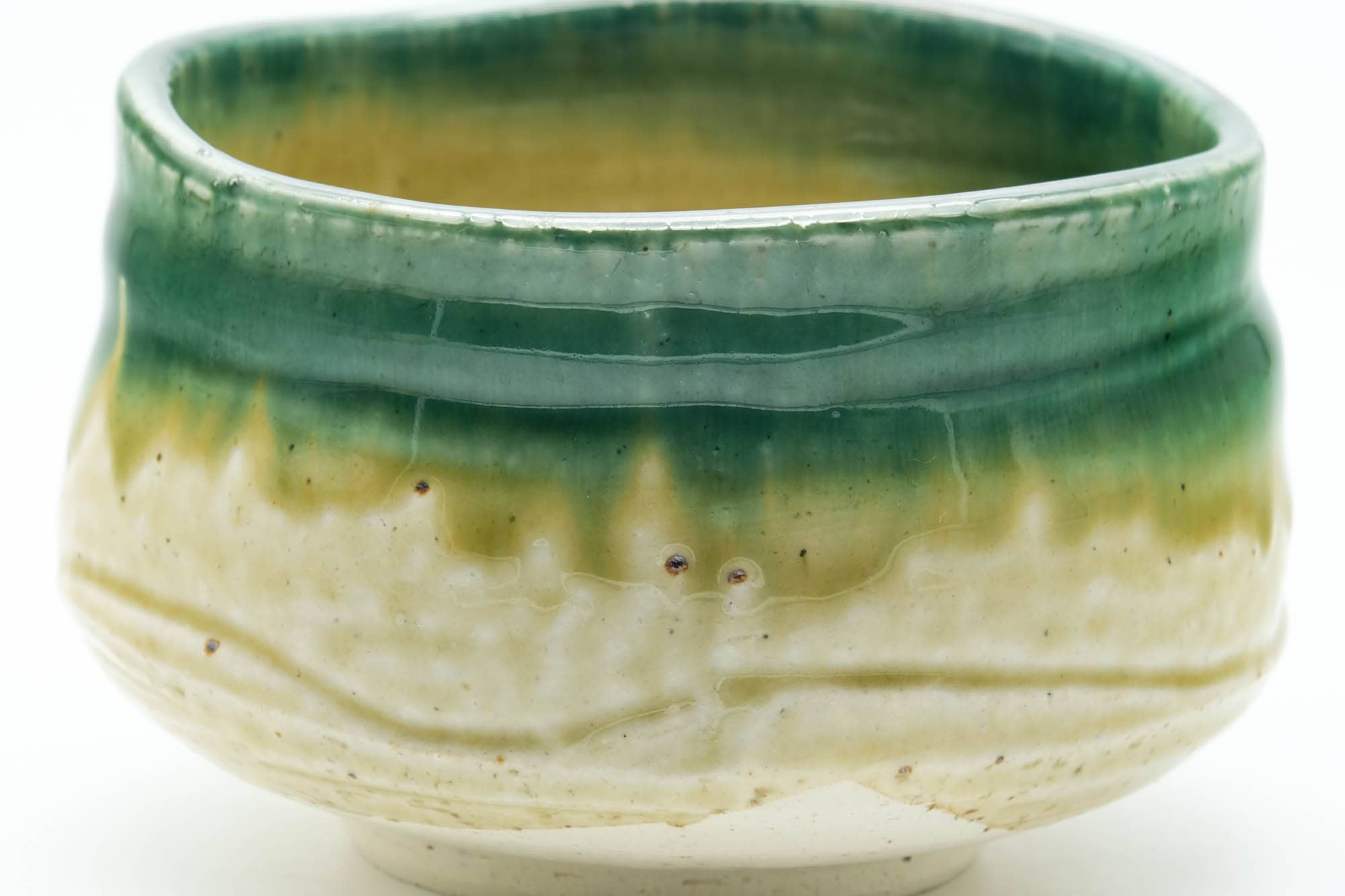 Japanese Matcha Bowl - Beige Green Drip-Glazed Undulating Chawan - 400ml