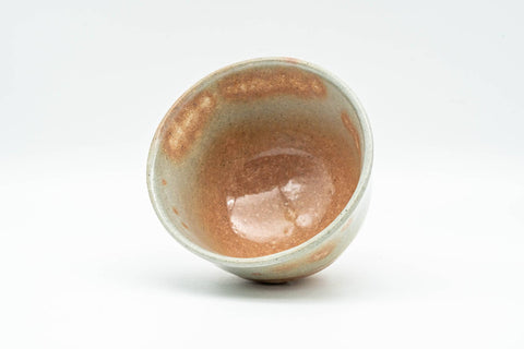 Tezumi — Japanese Teacup - Beige Pink Glazed Gohonte Hagi-yaki Yunomi - 90ml — three-quarter view