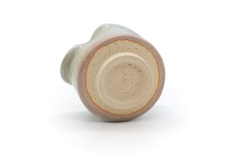 Tezumi — Japanese Katakuchi - Hagi-yaki Yuzamashi Water Cooler - 280ml — closeup of the glaze