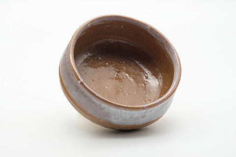 Tezumi — Japanese Kensui - Beige White Glazed Hagi-yaki Water Bowl - 600ml — three-quarter view