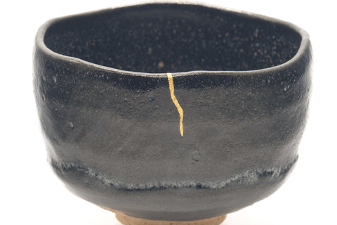 Japanese Matcha Bowl - 楽 Kintsugi Kuro-Raku Chawan - 530ml