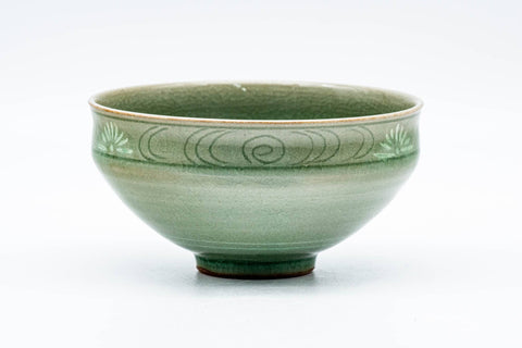 Tezumi — Japanese Matcha Bowl - Green Celadon Tenmoku Chawan - 200ml — front view from another angle