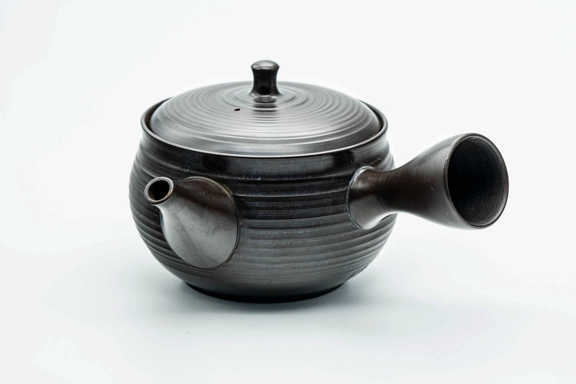 Japanese Kyusu - 玉龍 Gyokuryu Umehara Jiro - Spiraling Kokudei Tokoname-yaki Mesh Teapot - 300ml