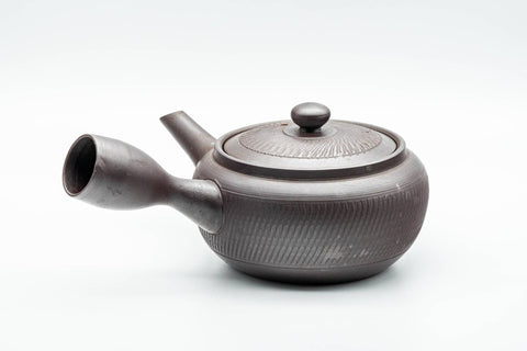 Tezumi — Japanese Kyusu - Engraved Banko-yaki Obi-ami 360 Strainer Teapot - 325ml — three-quarter view from the opposite side