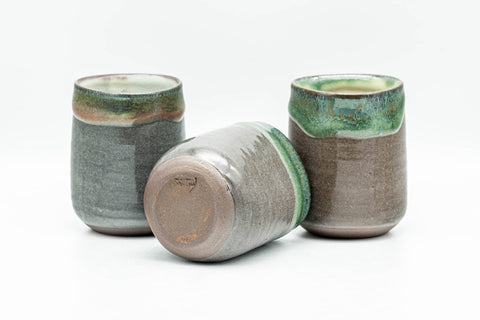 Tezumi — Japanese Teacup - Set of 3 Triangular-Shaped Green Drip-Glazed Yunomi - 90ml — three-quarter view