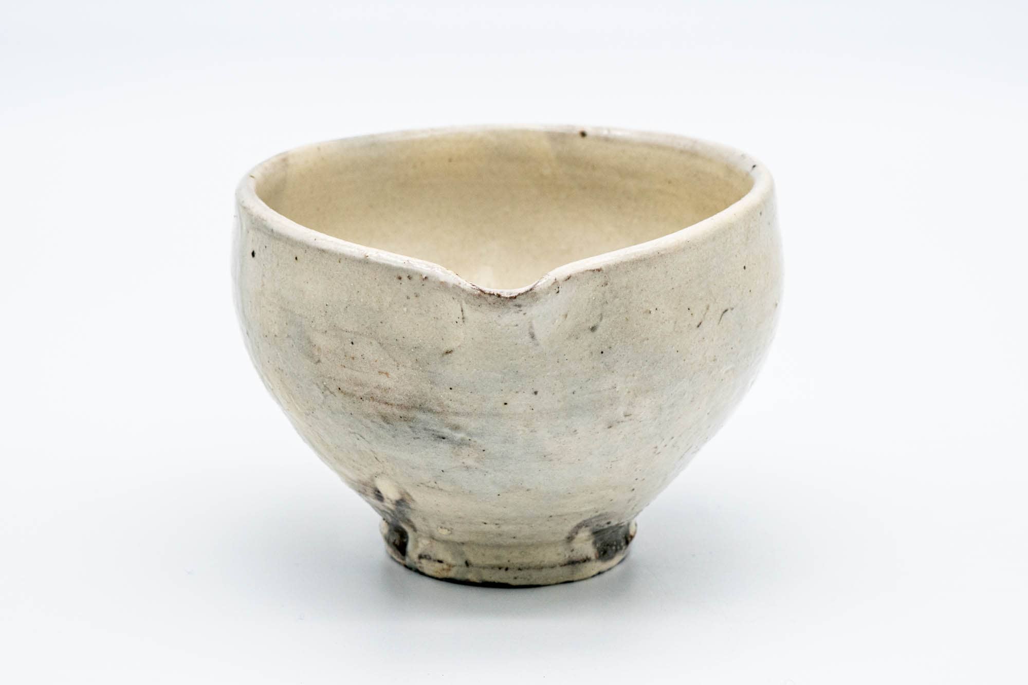 Kohiki Kyo-yaki Spouted Matcha Bowl - Thumbnail 3