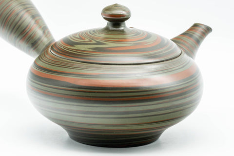 Tezumi — Japanese Kyusu - 雲仙窯 Unzen Kiln - Green Nerikomi Tokoname-yaki Debeso Teapot - 270ml — closeup of the base