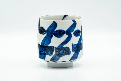 Tezumi — Japanese Teacup - Large Blue Geometric Patterned Arita-yaki Yunomi - 180ml — front view