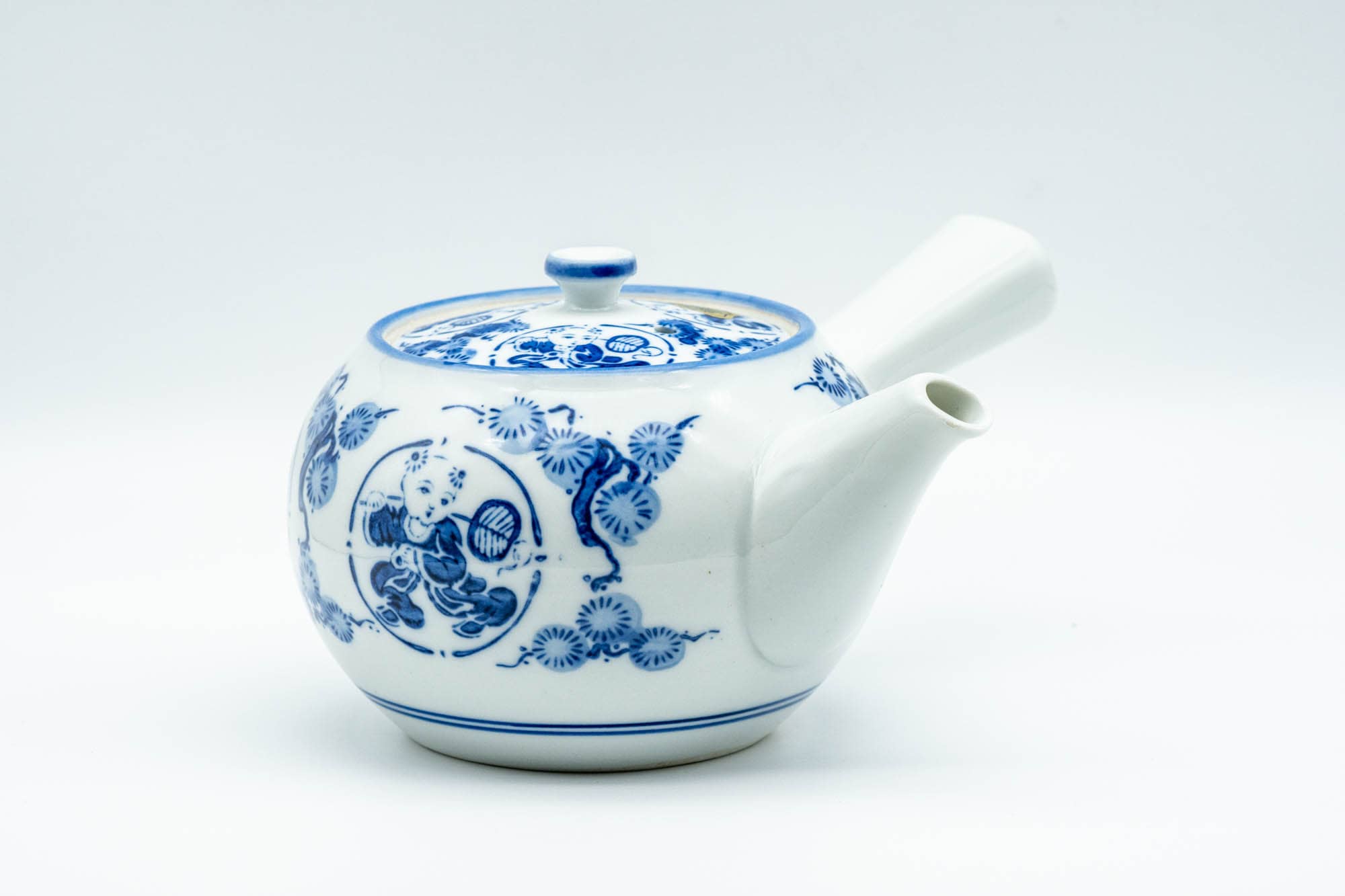 Japanese Kyusu - Flowers and Villagers Porcelain Arita-yaki Debeso Teapot - 300ml - Tezumi