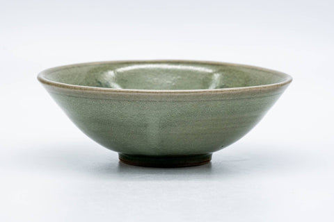 Tezumi — Japanese Matcha Bowl - Green Celadon Hira-gata Chawan - 150ml — front view from another angle