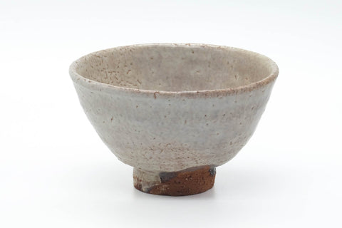 Tezumi — Japanese Matcha Bowl - 兼田三左衛門 Kaneda Sanzaemon - Ido Hagi-yaki Chawan - 500ml — front view from another angle
