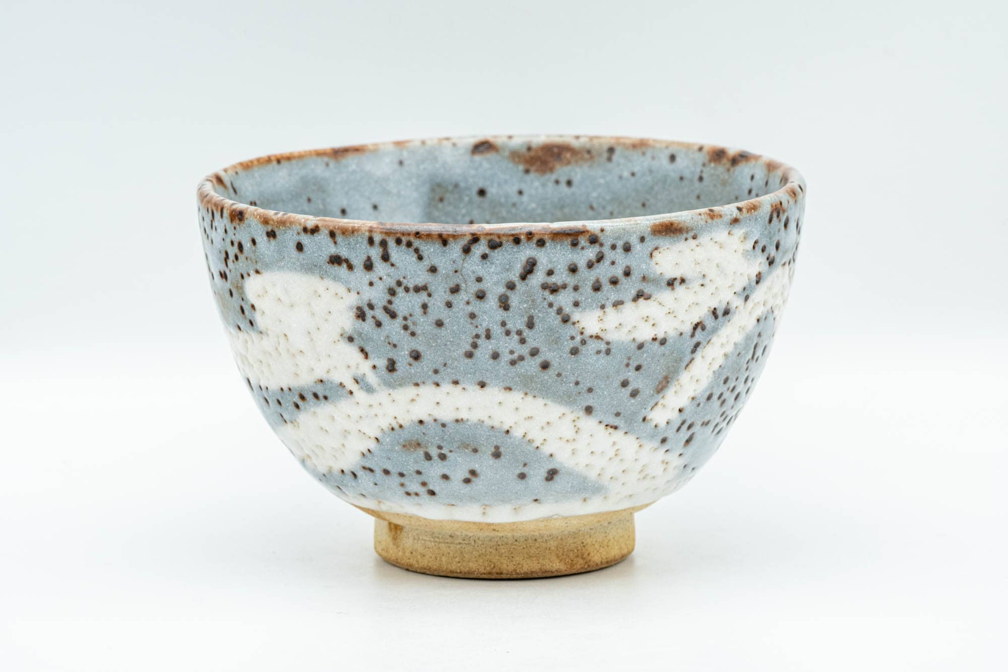 Japanese Matcha Bowl - Blue White Shino Glazed Sugi-nari Chawan - 350ml - Tezumi