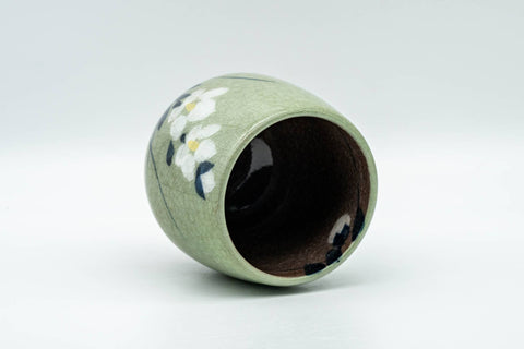 Tezumi — Japanese Teacup - Floral Green Celadon Yunomi - 160ml — three-quarter view