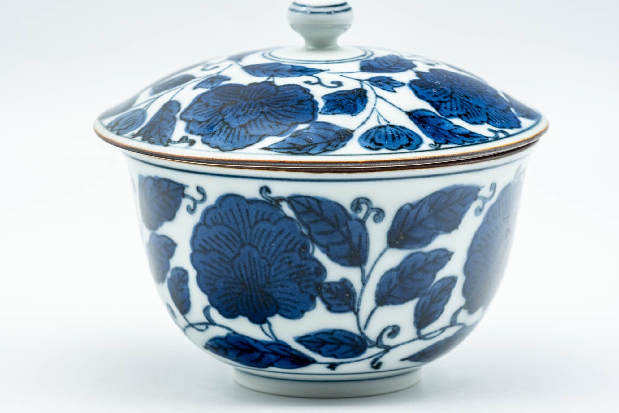 Japanese Teacup - 有田焼 Blue Floral Arita-yaki Lidded Yunomi - 130ml - Tezumi