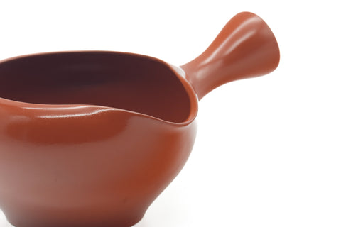 Tezumi — Japanese Yuzamashi - Smooth Red Shudei Water Cooler - 410ml — closeup of the glaze