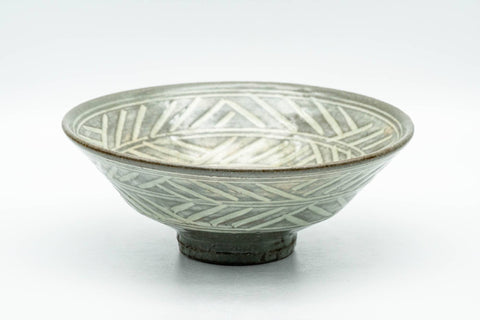 Tezumi — Japanese Matcha Bowl - White Chrysanthemums Geometric Patterned Summer Chawan - 150ml — front view