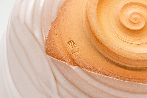 Japanese Matcha Bowl - Milky Pink Drip-Glazed Kyo-yaki Chawan - 400ml - closeup of the milky pink drip-glaze
