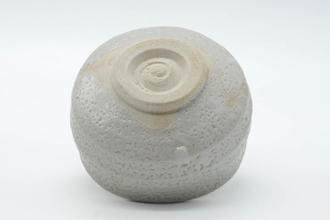 Tezumi — Japanese Matcha Bowl - White Shino Mino-yaki Chawan - 500ml — inverted showing the foot ring