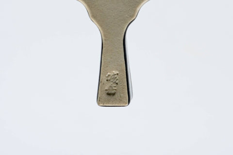 Tezumi — Japanese Kogo - 橋本城岳 Hashimoto Shirotake - Gold Hagoita Incense Container — three-quarter view