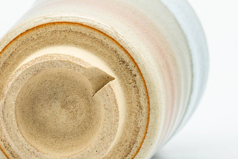 Tezumi — Japanese Teacup - Beige White Peach Tsutsu-gata Hagi-yaki Yunomi - 125ml — inverted showing the foot ring