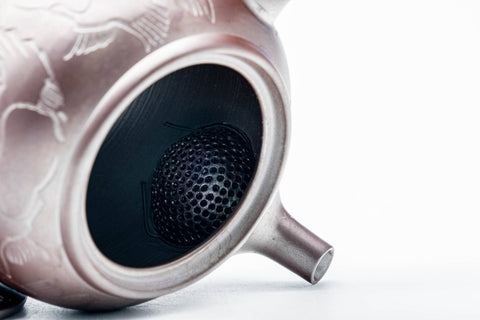 Tezumi — Japanese Kyusu - Engraved Birds Banko-yaki Ceramic Teapot - 150ml — closeup of the decoration