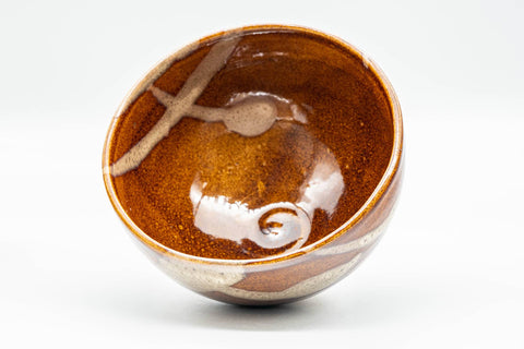 Japanese Matcha Bowl - Mottled Orange Glaze Wan-nari Chadamari Chawan - 300ml - top-down view of the interior showing the spiral chadamari tea pool