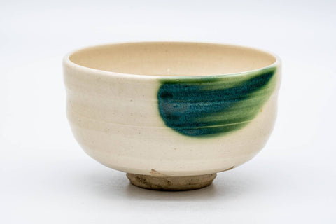 Japanese Matcha Bowl - Beige Floral Dojimari-gata Chawan - 200ml
