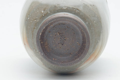 Tezumi — Japanese Teacup - Bunny Rabbits Kiyomizu-yaki Yunomi - 200ml — closeup of the glaze