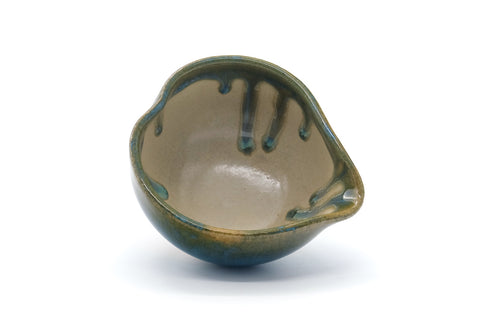 Tezumi — Japanese Katakuchi - Agano-yaki Yuzamashi Water Cooler - 200ml — inverted showing the foot ring