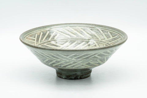 Tezumi — Japanese Matcha Bowl - White Chrysanthemums Geometric Patterned Summer Chawan - 150ml — front view from another angle