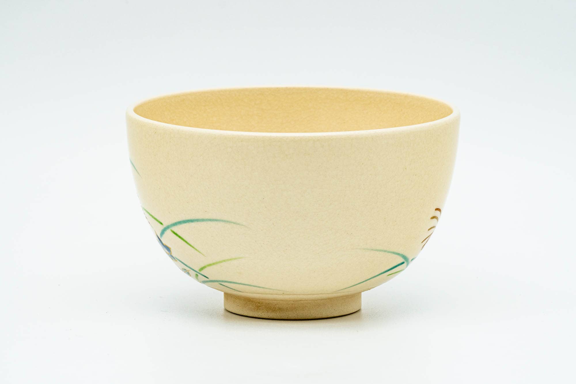 Japanese Matcha Bowl - 暁窯 Akatsuki Kiln - Beige Floral Kyo-yaki Chawan in Wooden Box - 300ml