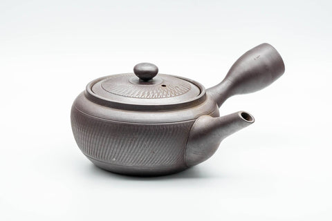 Tezumi — Japanese Kyusu - Engraved Banko-yaki Obi-ami 360 Strainer Teapot - 325ml — three-quarter view