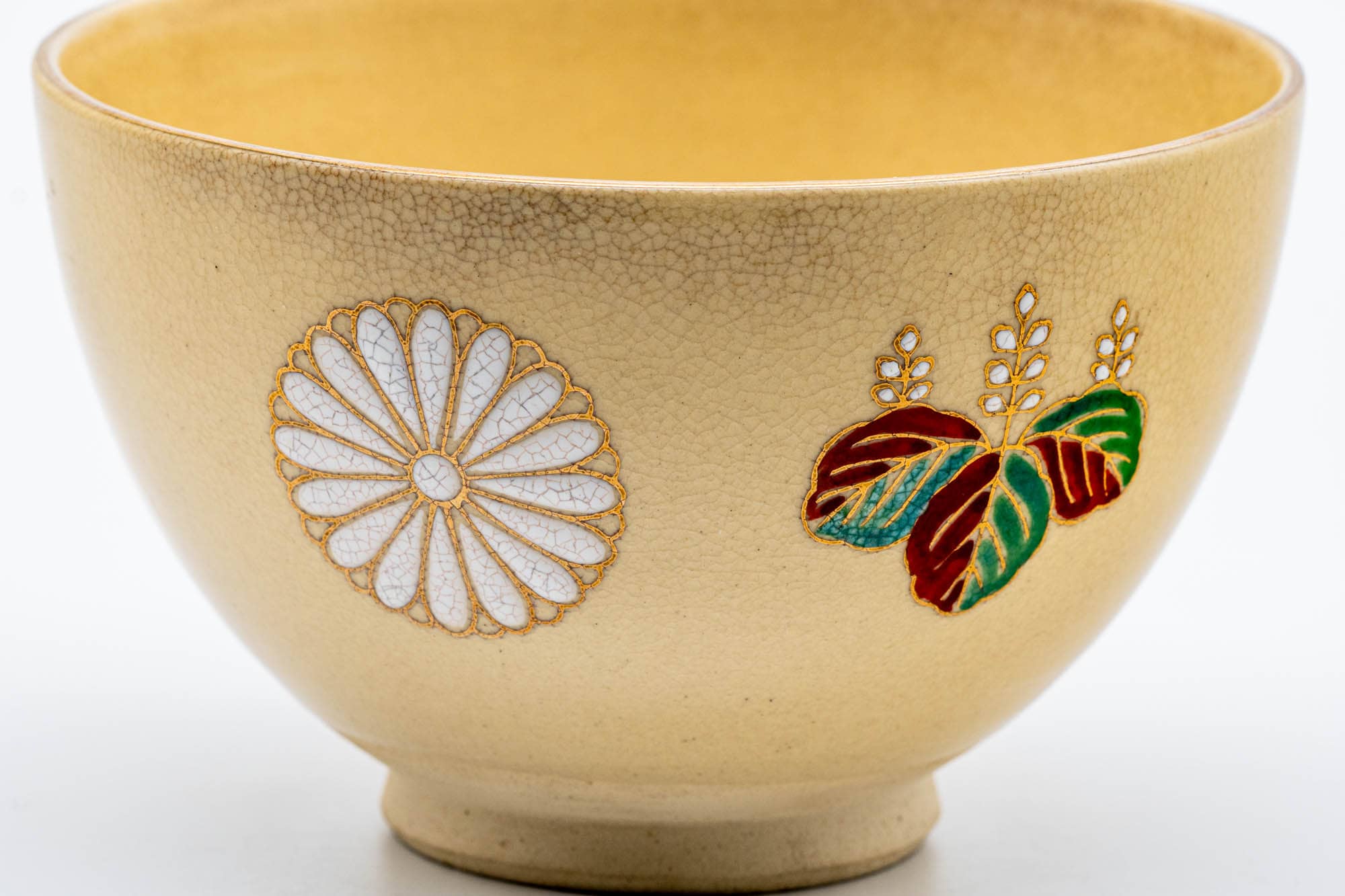 Japanese Matcha Bowl - Chrysanthemum Decorated Kyo-yaki Chawan - 300ml