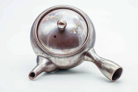 Overhead view of the large banko kyusu, lid on, showing the handle and spout.