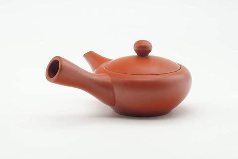 Tezumi — Japanese Kyusu - Smooth Red Shudei Tokoname-yaki Debeso Teapot - 150ml — top-down view of the lid