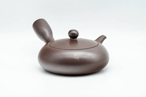 Tezumi — Japanese Kyusu - Flat Hira-gata Banko-yaki Debeso Teapot - 160ml — three-quarter view from the opposite side