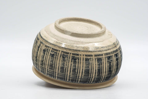 Tezumi — Japanese Kensui - Beige Brush Glazed Striped Water Bowl - 400ml — three-quarter view