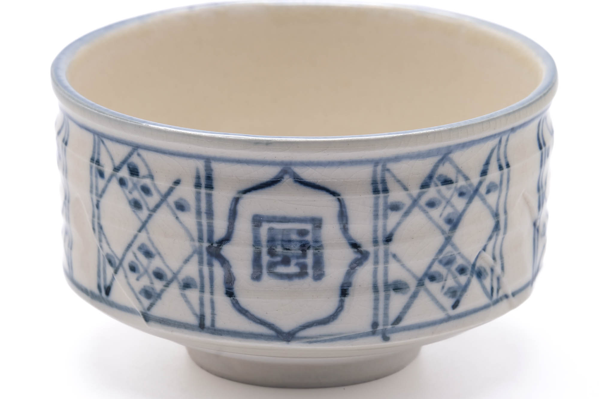 Japanese Matcha Bowl - White Blue Geometric Hantsutsu-gata Chawan - 400ml