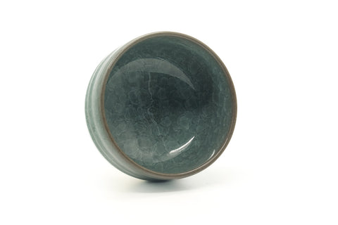 Tezumi — Japanese Matcha Bowl - Teal Snowflake Glazed Hantsutsu-gata Chawan - 410ml — three-quarter view