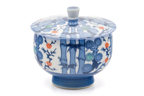 Tezumi — Japanese Teacup - Bamboo Floral Arita Lidded Yunomi - 210ml — tipped to show the interior